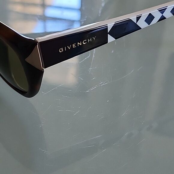 Givenchy Vintage VGV 869 Cat Eye Y2K Retro 60\'s Sunglasses  main image 8